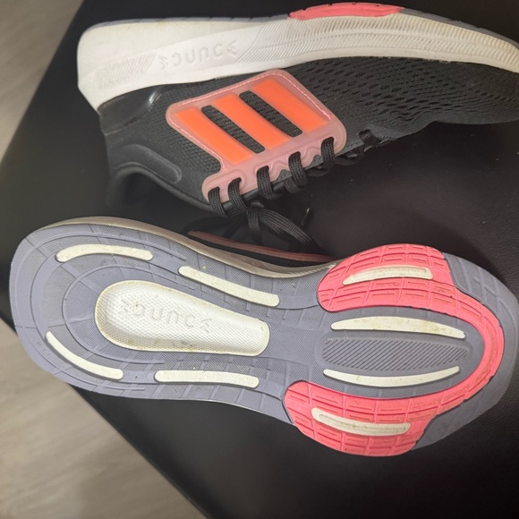 NWOT Black Pink Orange Adidas Bounce Athletic Sneakers tried in house only once. - Picture 3 of 7